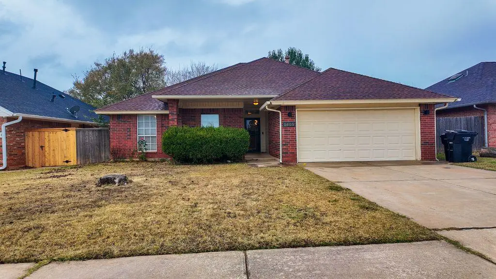 2605 N Lincoln Avenue, Moore, OK 73160 - Image #1