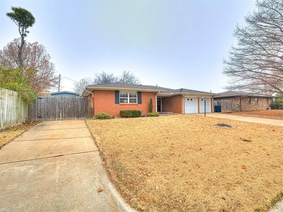 10505 Lyndon Road, The Village, OK 73120 - Image #3