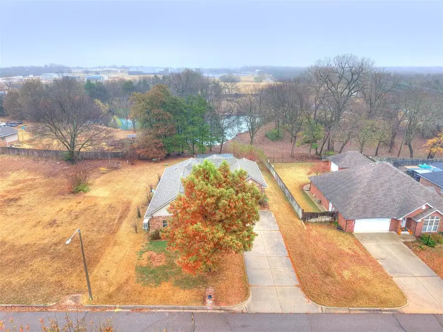 661 Lakeside Drive, Noble, OK 73068 - Image #2