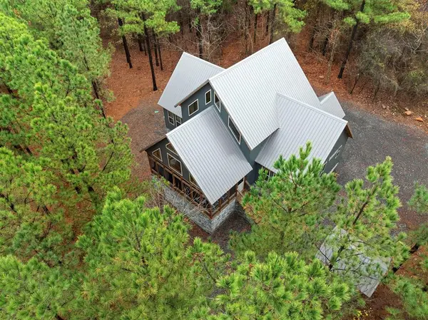 55 Sugar Plum Lane, Broken Bow, OK 74728