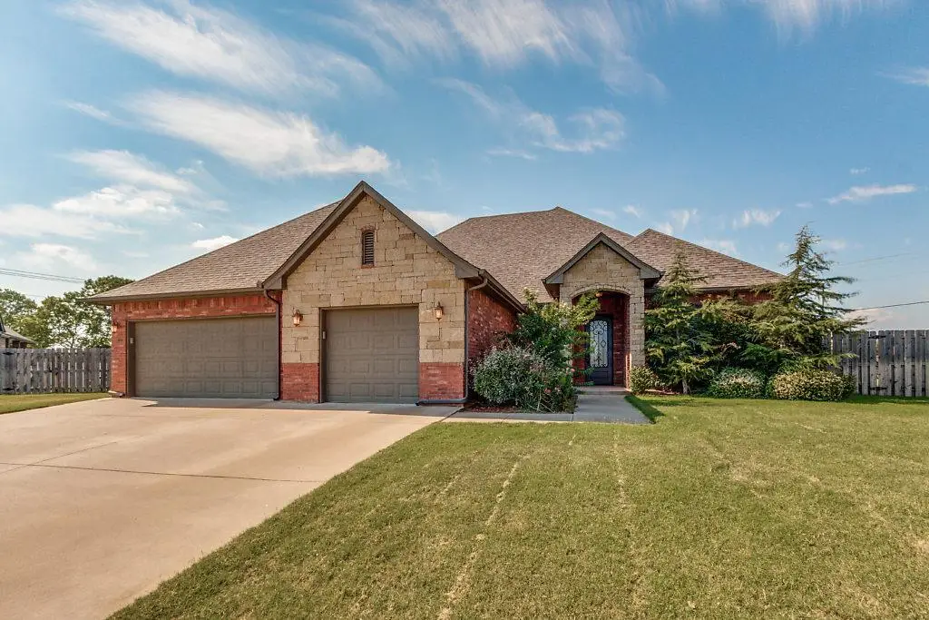 857 Northern Dancer Drive, Edmond, OK 73025 - Image #1
