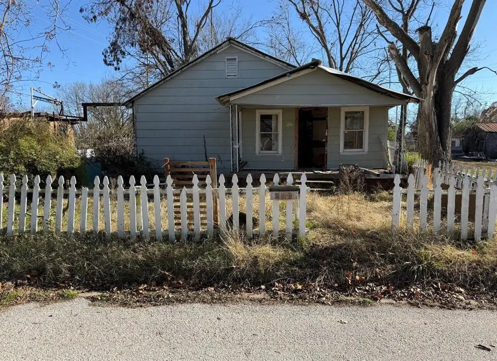 214 S Gulf Street, Holdenville, OK 74848 - Image #1