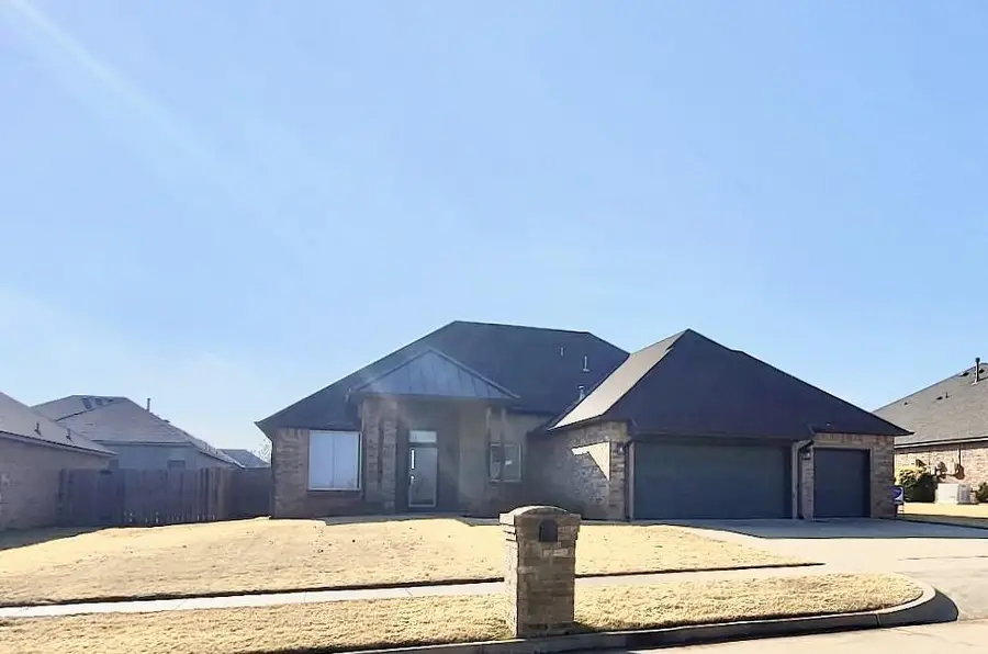 412 E Atlanta Terrace, Mustang, OK 73064 - Image #2