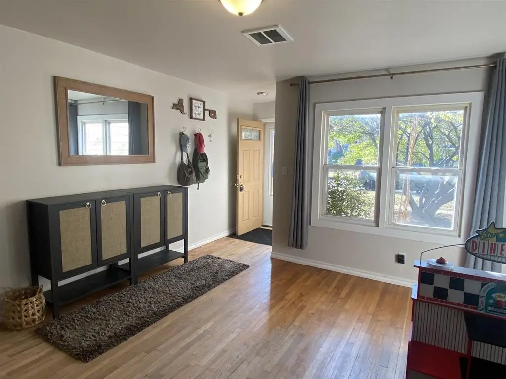 227 E California Street, Walters, OK 73572 - Image #1