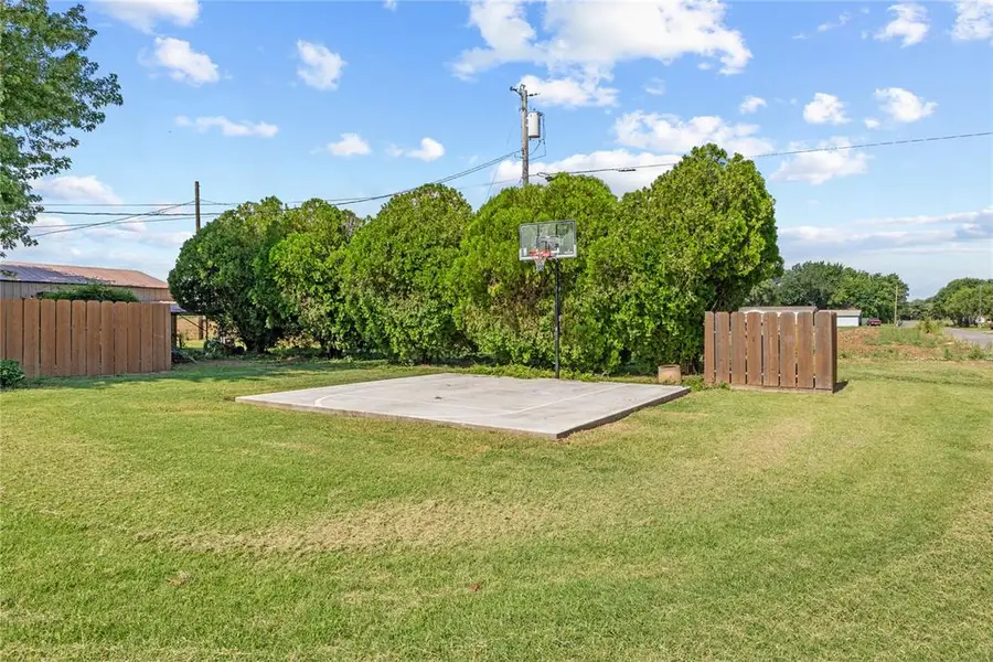 301 W Locust Street, Fairview, OK 73737 - Image #3