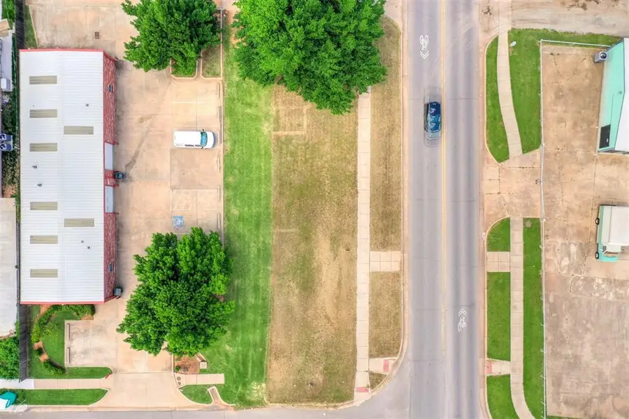 101 S Fretz Avenue, Edmond, OK 73003 - #3