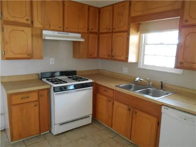 1607 Oxford Way, Oklahoma City, OK 73120 - Image #3