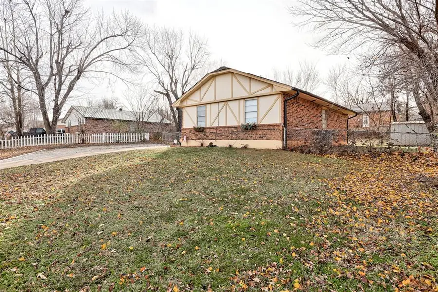 3304 Kathy Lane, Edmond, OK 73034 - #3