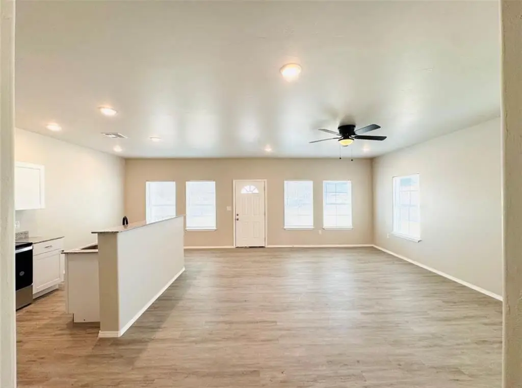 300 NW 122nd Street #A & B, Oklahoma City, OK 73114 - Image #1