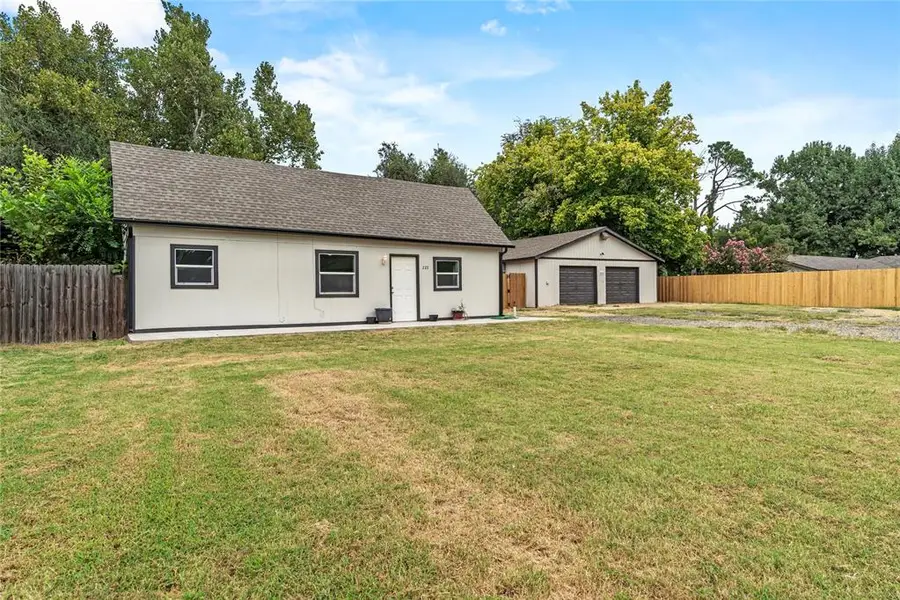 223 E Juniper Lane, Mustang, OK 73064 - Image #2