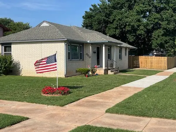 300 N Lowe, Hobart, OK 73651