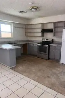 4001 S 16th Street, Chickasha, OK 73018 - #2