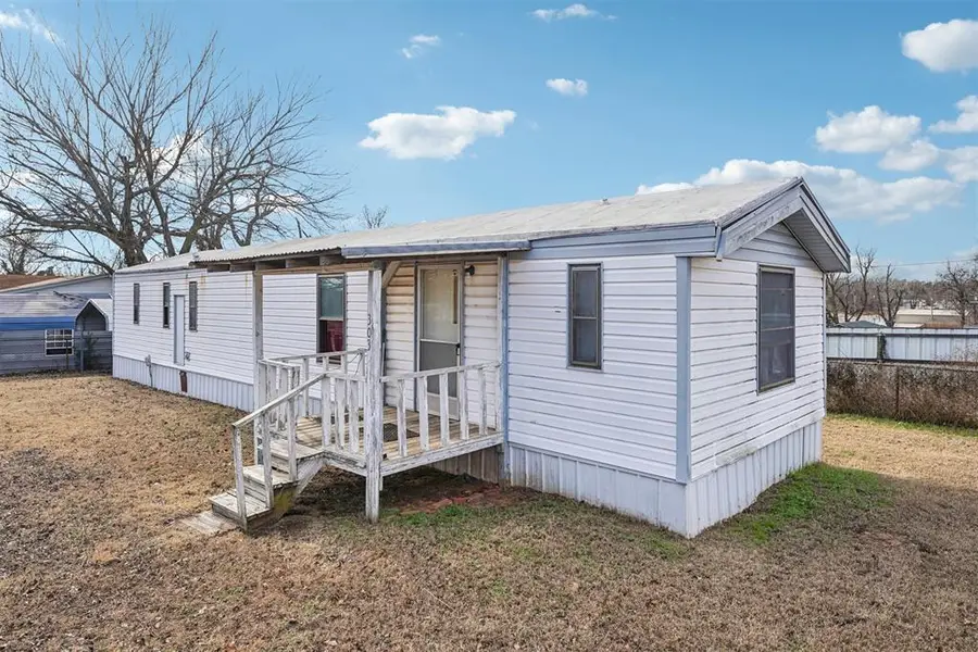 303 S 1st Street, Rush Springs, OK 73082 - Image #3
