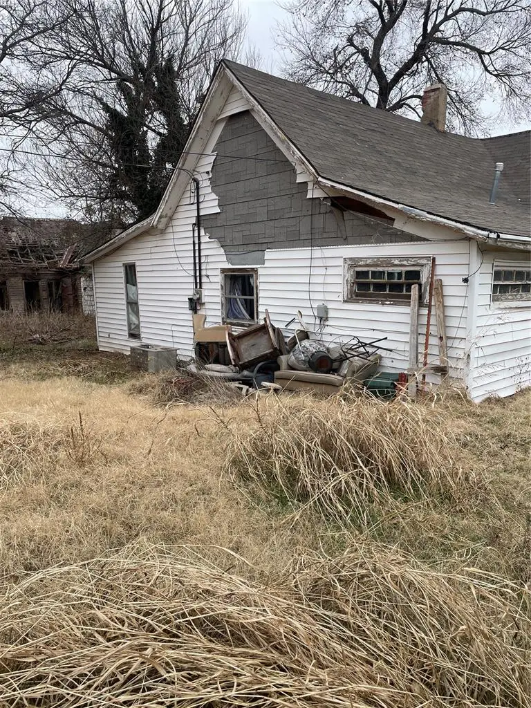 209 N Arapahoe Avenue, Geary, OK 73040 - Image #1