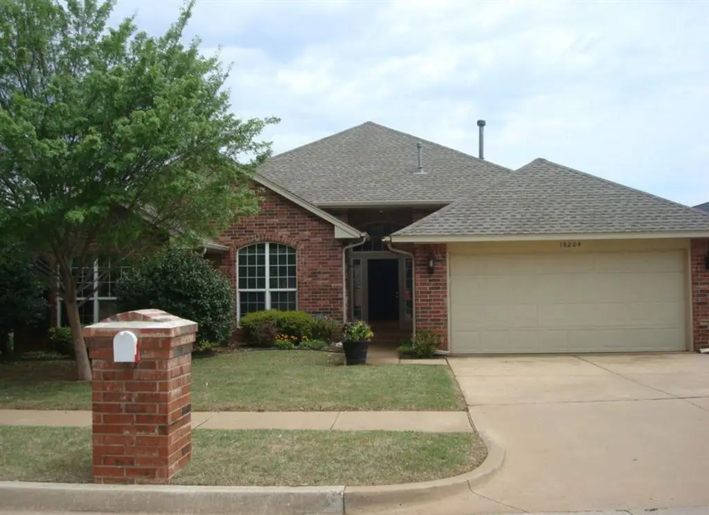 18204 Willow Oak Lane, Edmond, OK 73012 - Image #1