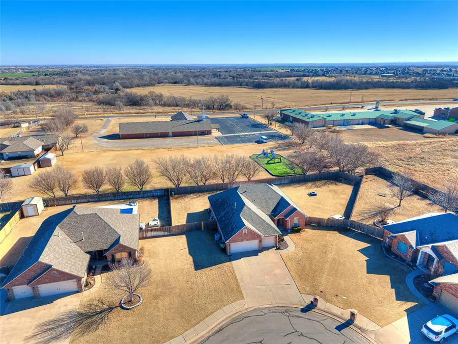 176 Cypress N.w Street, Piedmont, OK 73078 - Image #2
