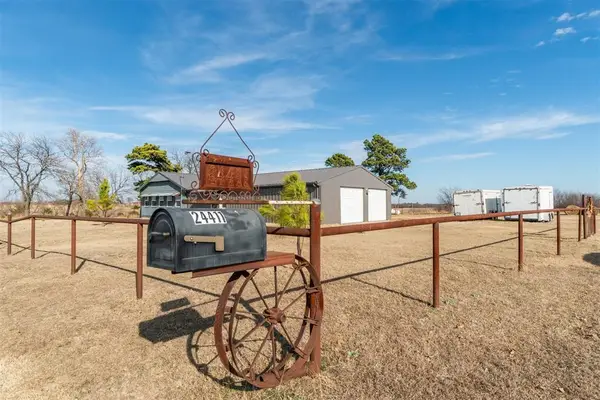 24411 N County Road 3210 Road, Elmore City, OK 73433