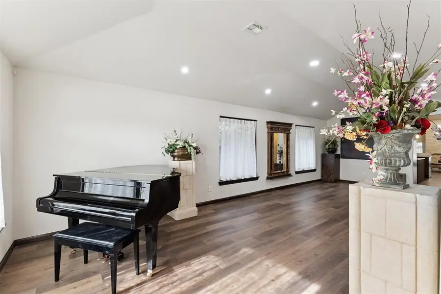 1801 Westminster Place, Nichols Hills, OK 73120 - Image #2