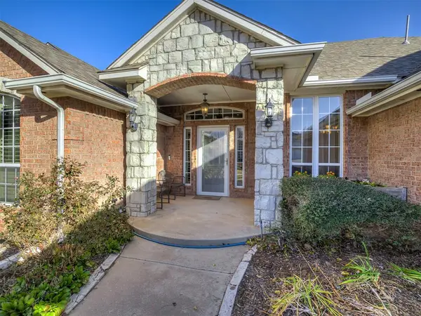 9200 Stacy Lynn Lane, Yukon, OK 73099