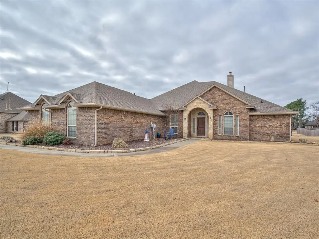 927 Fox Drive, Choctaw, OK 73020 - Image #1