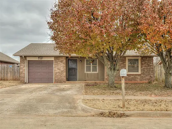 733 W Perry Drive, Mustang, OK 73064