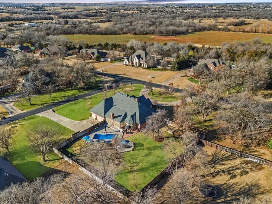 23380 Hunters Spring Drive, Edmond, OK 73025 - Image #2