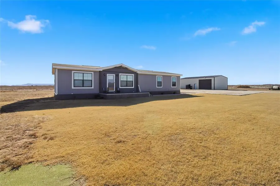20838 E 1400 Road, Lone Wolf, OK 73655 - Image #2
