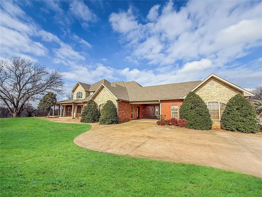 1419 W Royal Oaks Road, Pauls Valley, OK 73075 - #2