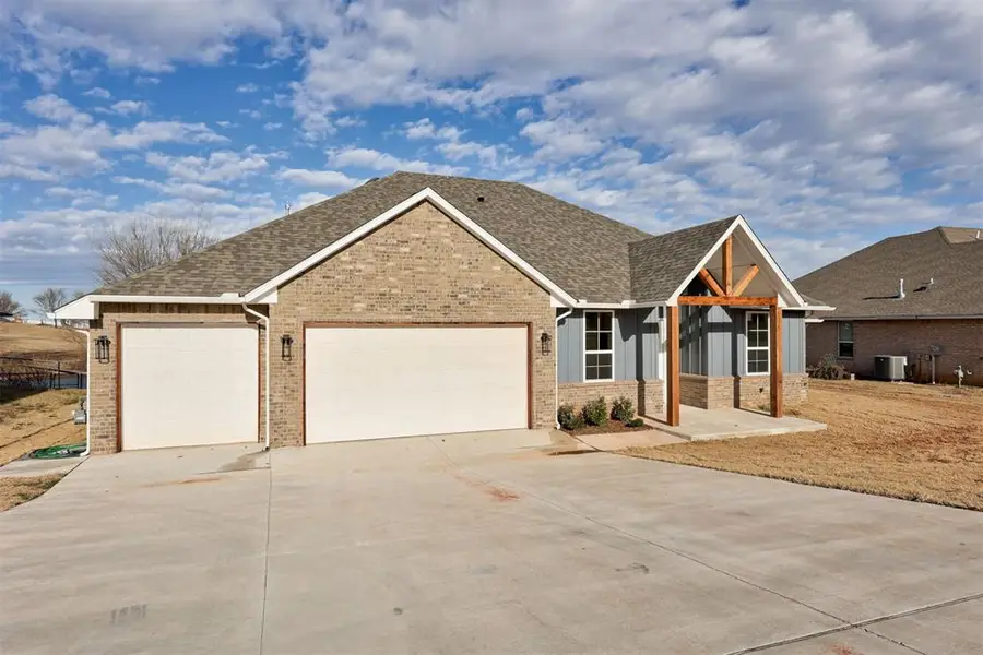 203 Casey Lane, Washington, OK 73093 - Image #3