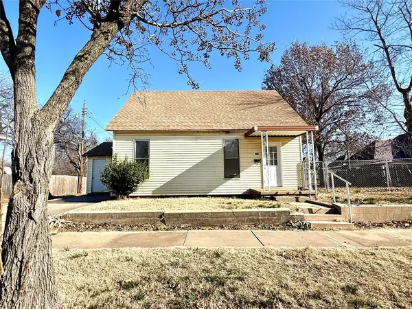 319 S 9th Street, Chickasha, OK 73018