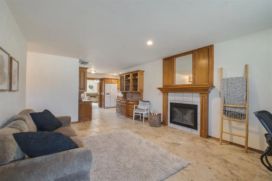 218 Klondike Drive, Yukon, OK 73099 - Image #3