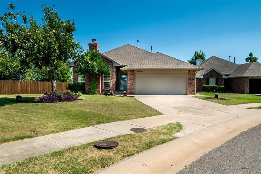 2800 Clearwater Circle, Edmond, OK 73003 - Image #2