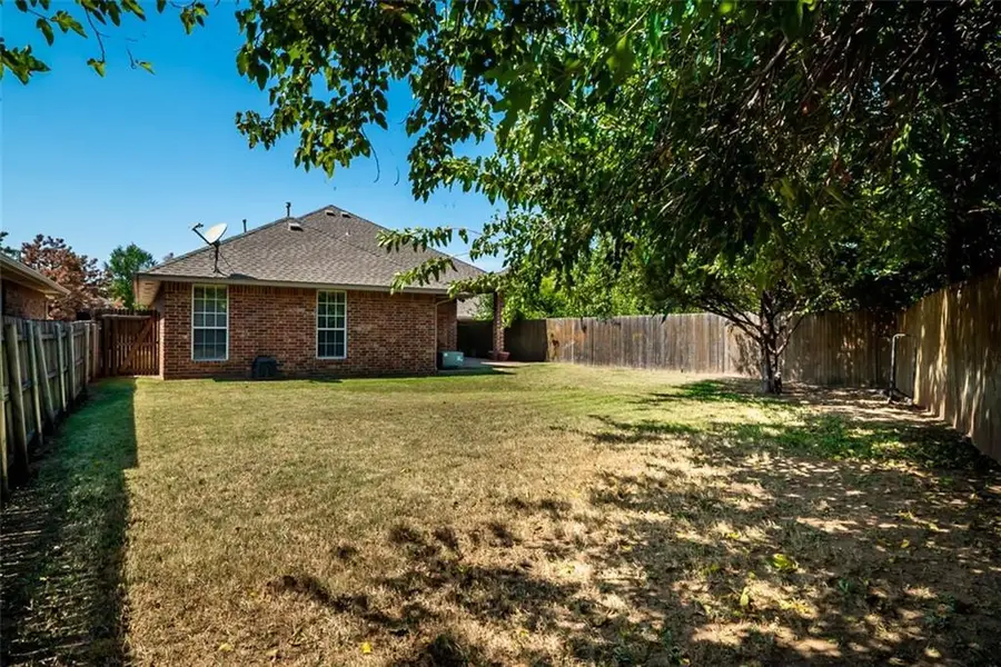 2800 Clearwater Circle, Edmond, OK 73003 - Image #3