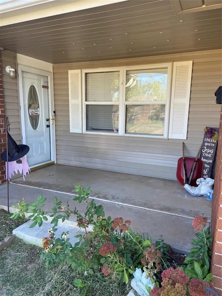 4105 N Chapman Avenue, Shawnee, OK 74804 - Image #2