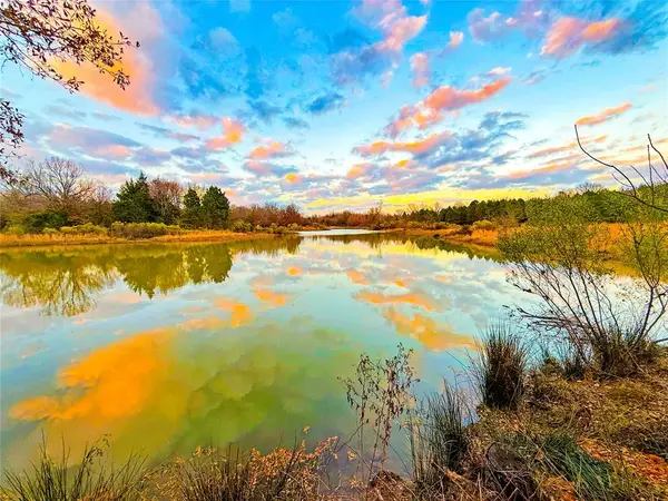 2269 E 2070 Road, Hugo, OK 74743