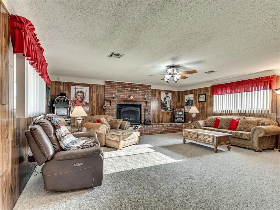 877 NW 14th Street, Moore, OK 73160 - Image #3