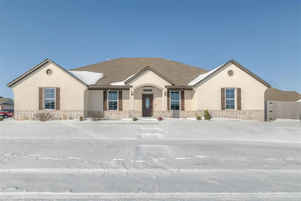 2313 E Kellan Court Terrace, Mustang, OK 73064 - Image #1