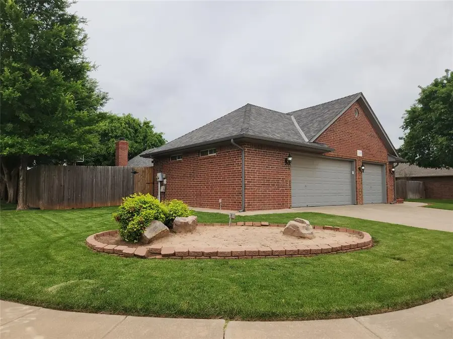 11301 Brockton Place, Oklahoma City, OK 73162 - Image #3