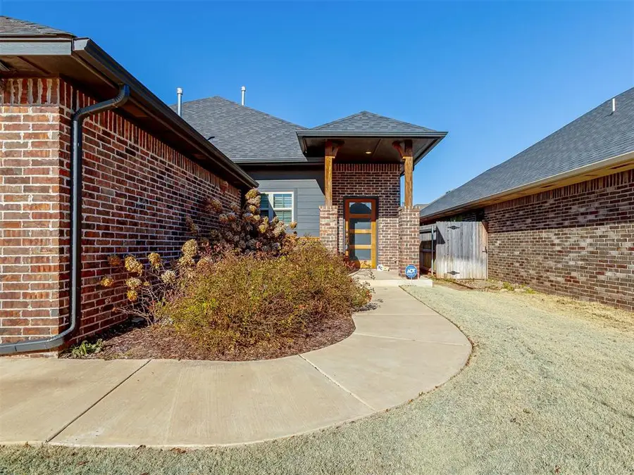 9025 NW 74th Street, Yukon, OK 73099 - Image #2