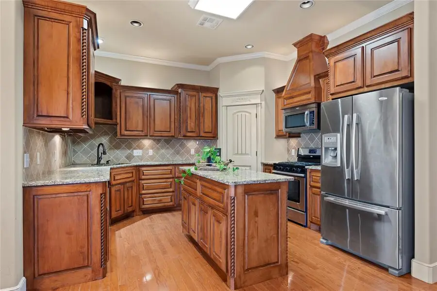 604 Eastmoor Court, Moore, OK 73160 - Image #2