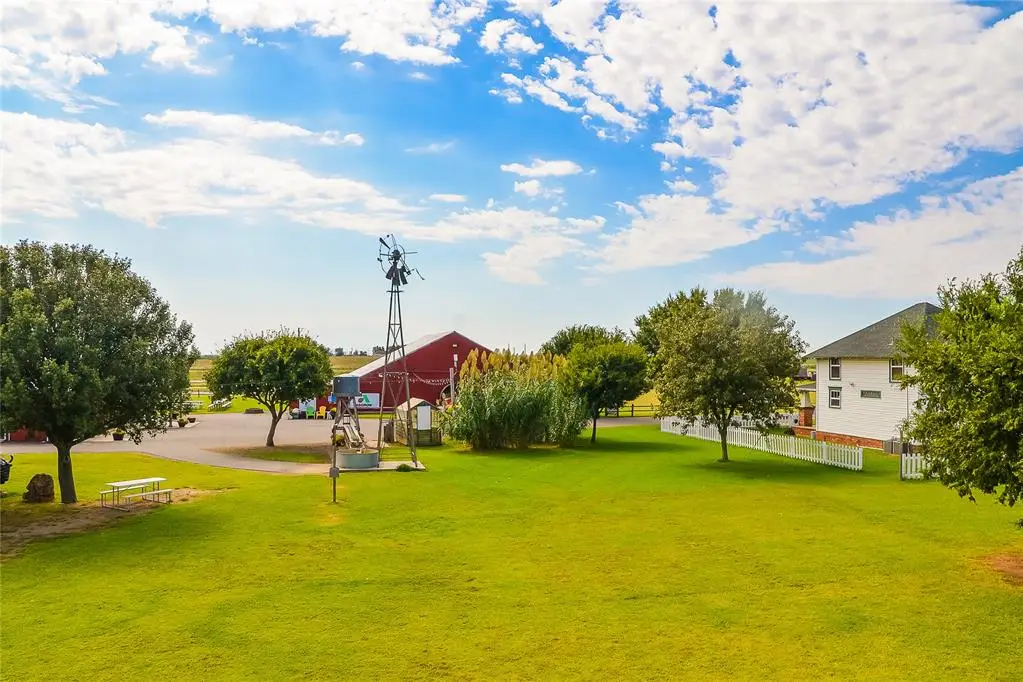 1012 Old 66 Road, Hydro, OK 73048 - Image #1