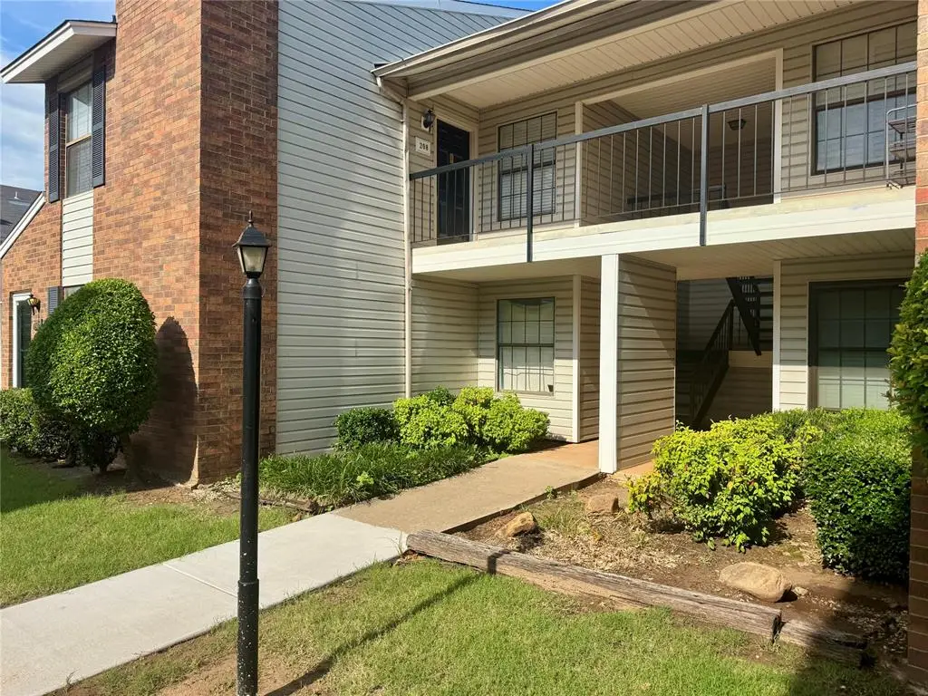 3000 Chautauqua Avenue #208, Norman, OK 73072 - Image #1