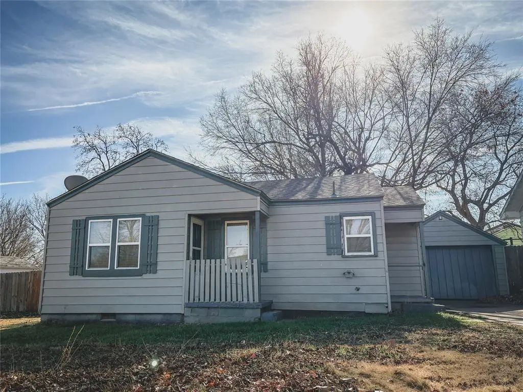 418 W 8th Street, Elk City, OK 73644 - Image #1
