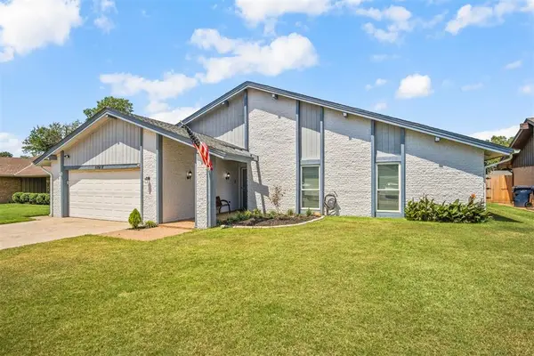 11017 Coachmans Road, Yukon, OK 73099