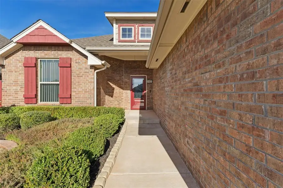 1025 NE 33rd Terrace, Moore, OK 73160 - Image #2