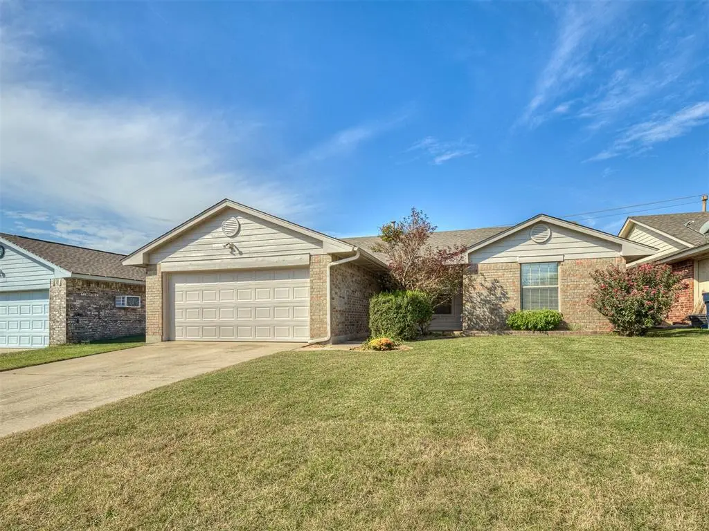 321 Bradgate Drive, Yukon, OK 73099 - Image #1