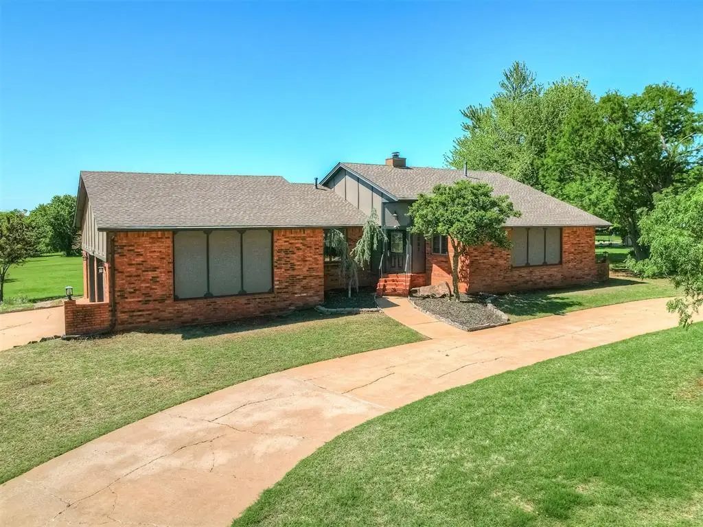 1221 Mockingbird Lane, Guthrie, OK 73044 - Image #1