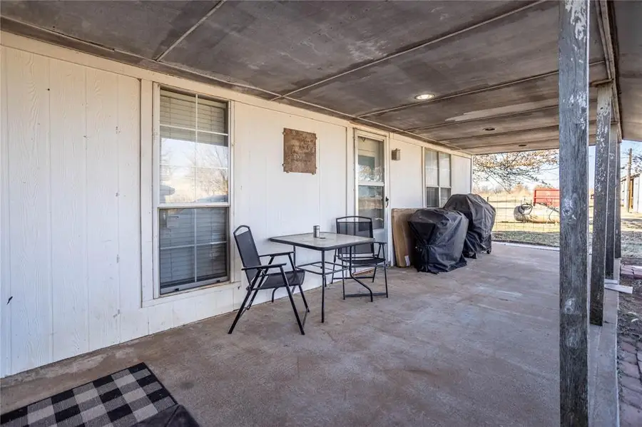 18049 County Road 1070, Hinton, OK 73047-9502 - Image #3