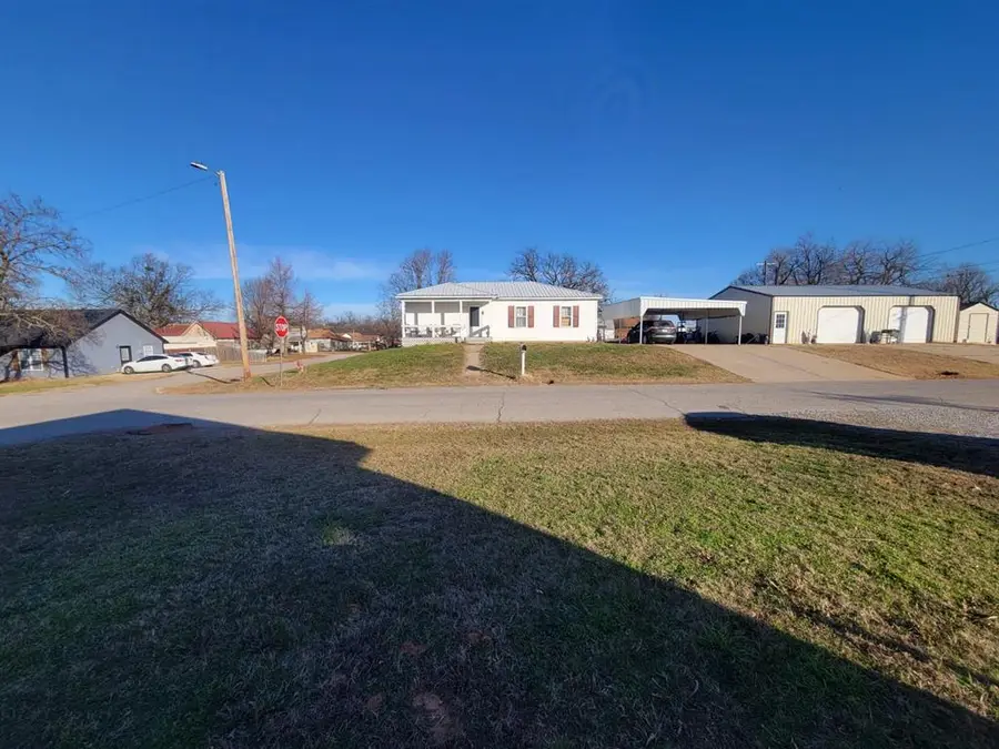 128 N 5th Street, McLoud, OK 74851 - Image #2