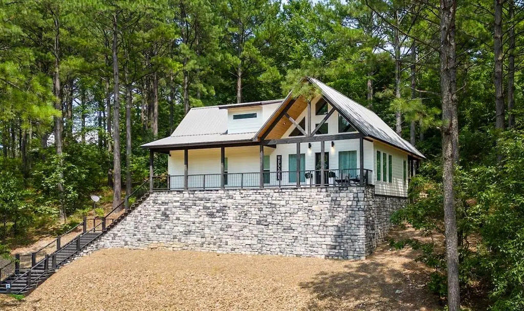 128 Sharp Holly Trail, Broken Bow, OK 74728 - Image #1